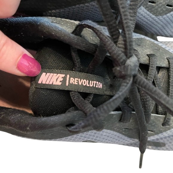Women’s Nike Revolution 5 Psychic Pink With Dark Gray Sz 9.5 - Picture 7 of 8